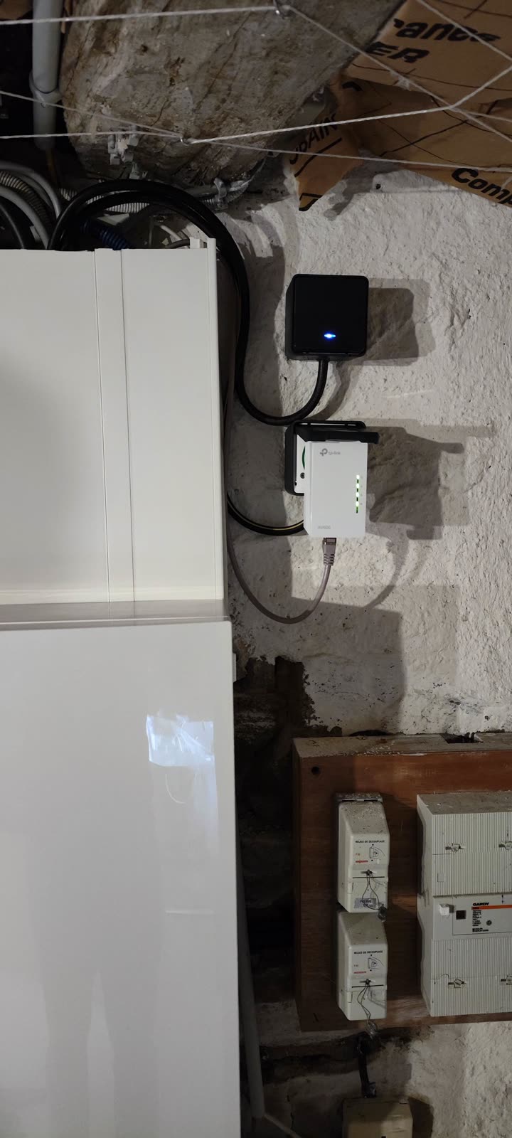 Centrale et raccordements regroupés dans un local technique